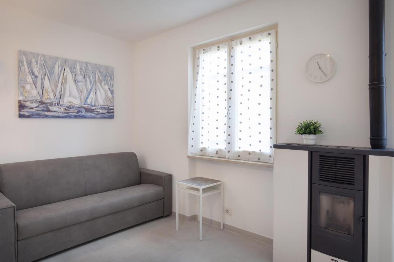 Apartment Prefontana With Pool Bardolino Bagian luar foto