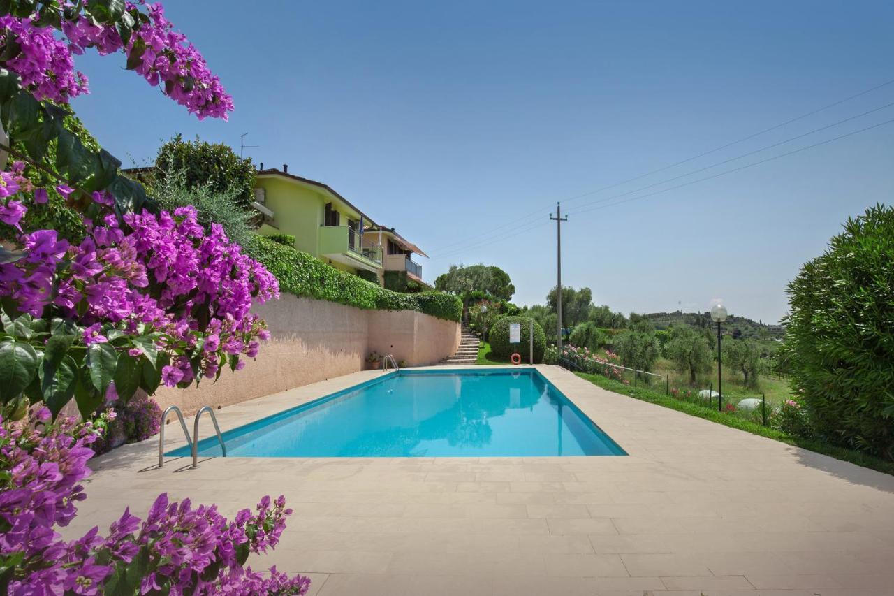 Apartment Prefontana With Pool Bardolino Bagian luar foto